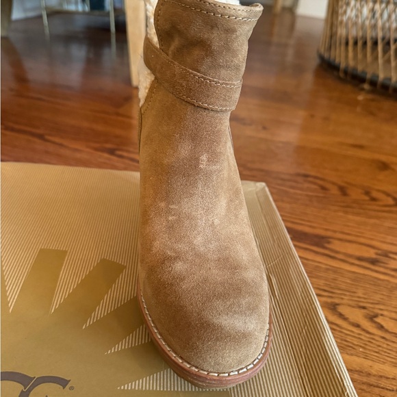 UGG Anais shearling bootie, new in box - Picture 4 of 6